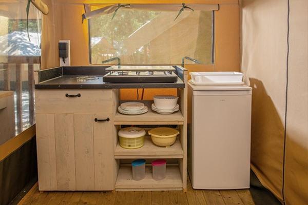Camping Chateau De Galaure Chateauneuf-de-Galaure Стая снимка