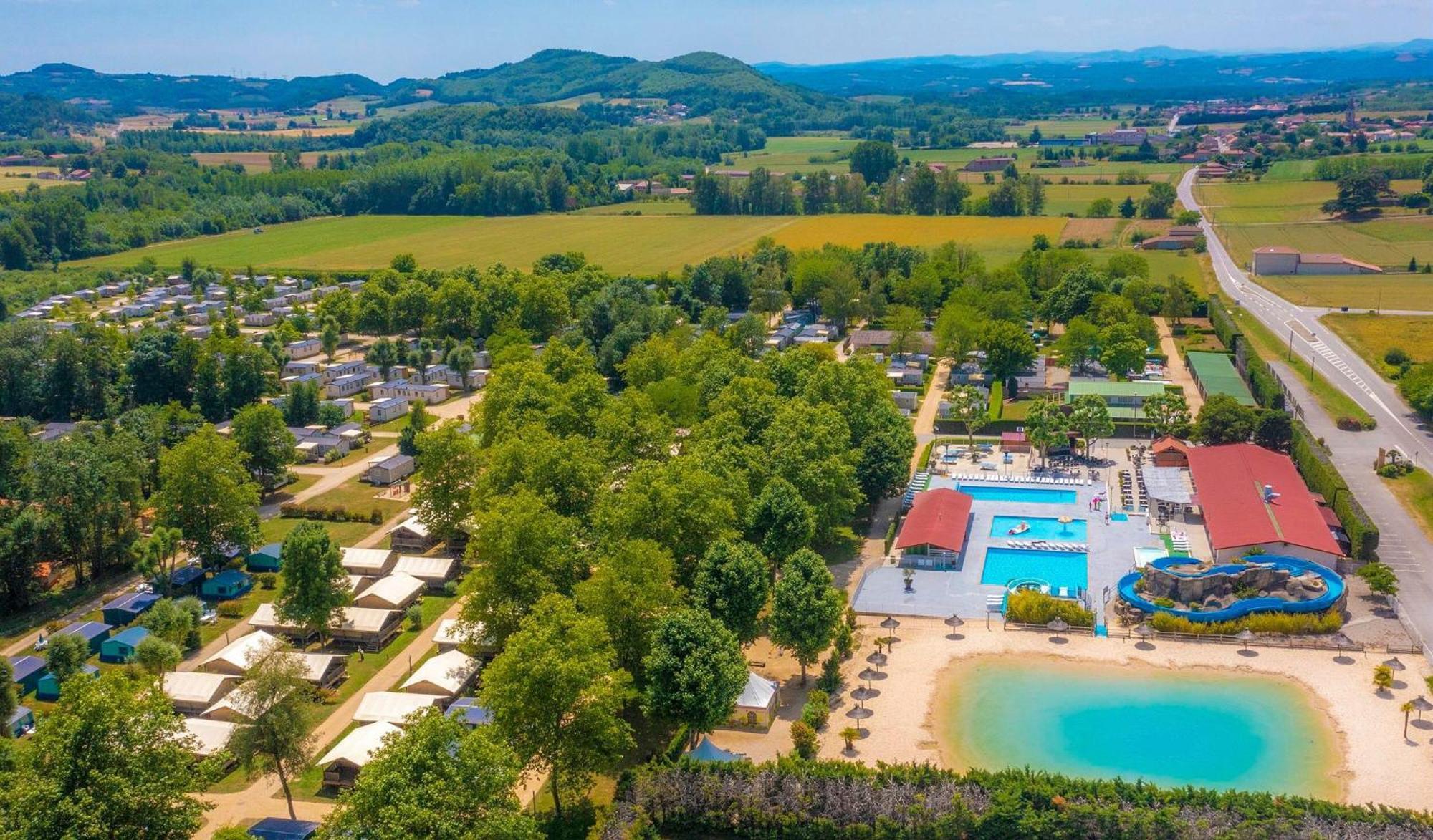 Camping Chateau De Galaure Chateauneuf-de-Galaure Екстериор снимка