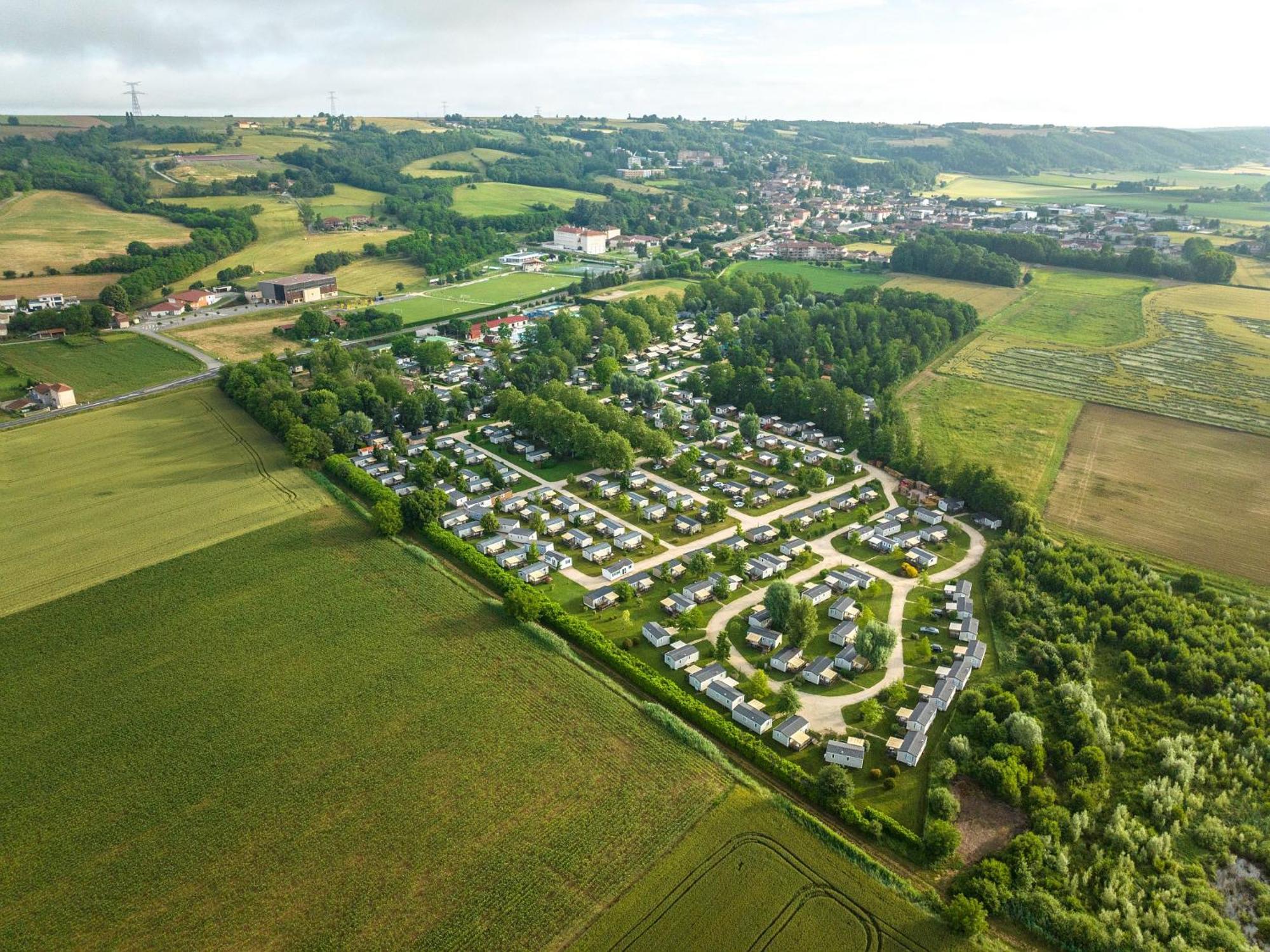 Camping Chateau De Galaure Chateauneuf-de-Galaure Екстериор снимка